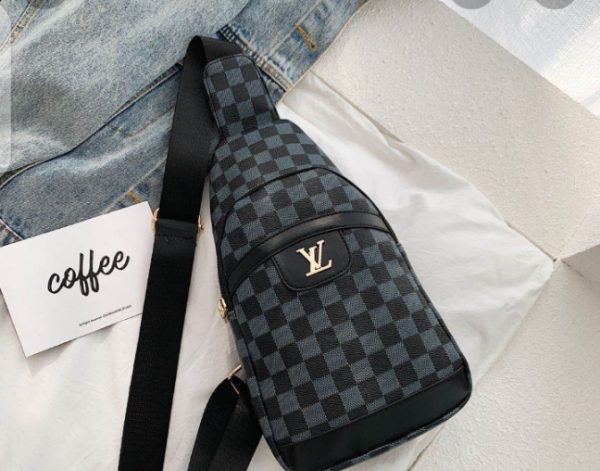 Louis Vuitton LV Cross Body Bag For Men & Women