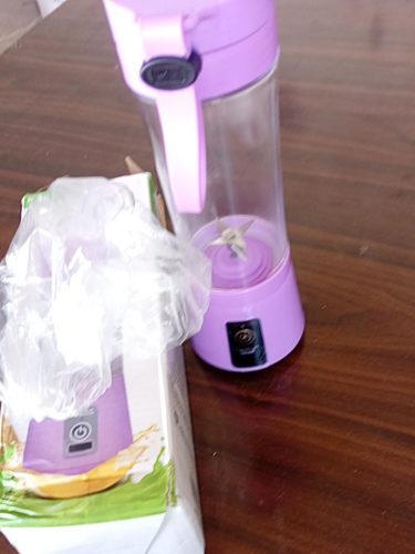 PORTABLE AND RECHARGEABLE BATTERY JUICE BLENDER photo review