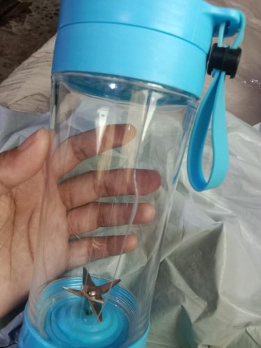 PORTABLE AND RECHARGEABLE BATTERY JUICE BLENDER photo review