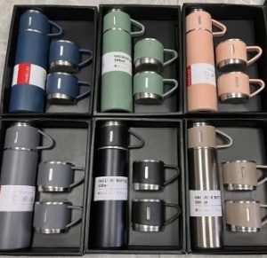 500ml Vacuum Flask Set with 3 Extra Cups